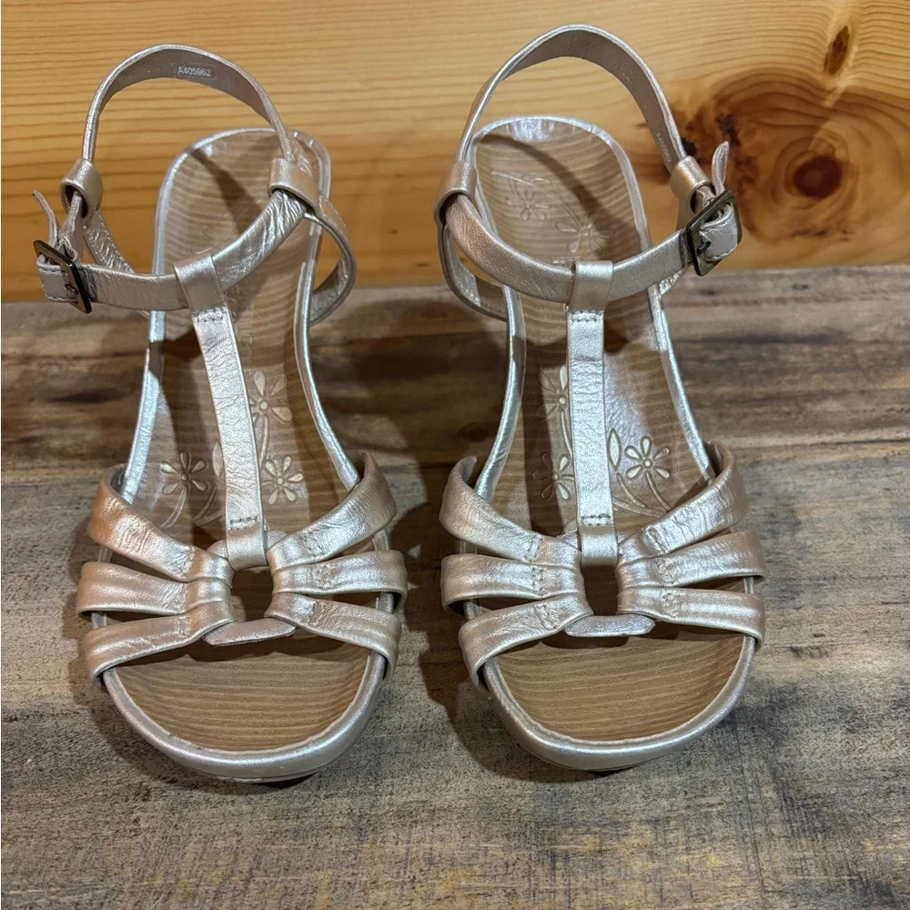 Kenneth Cole Reaction Metallic Sandals